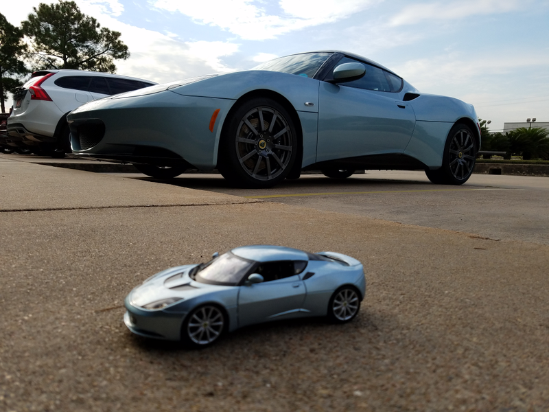 Illustration for article titled 1:24 Lotus Evora S by Bburago
